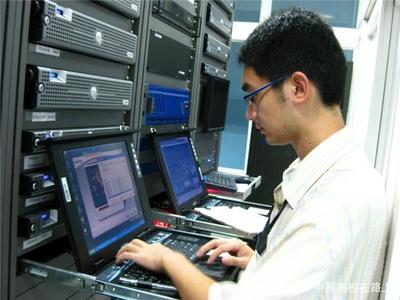 大學計算機專業(yè)就業(yè)選擇 網(wǎng)絡工程師與軟件工程師的深度解析